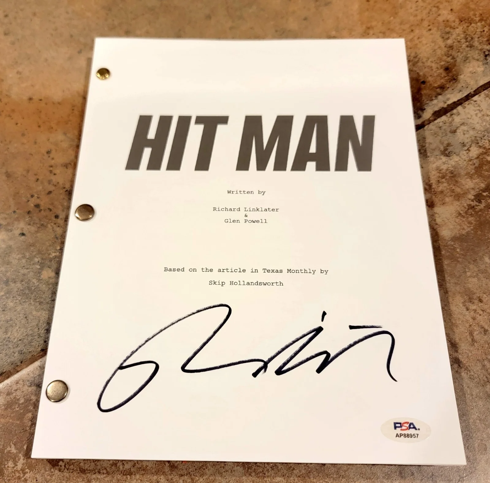 Richard Linklater — Richard Linklater signed Hit Man movie script full 105 pages PSA DNA autograph