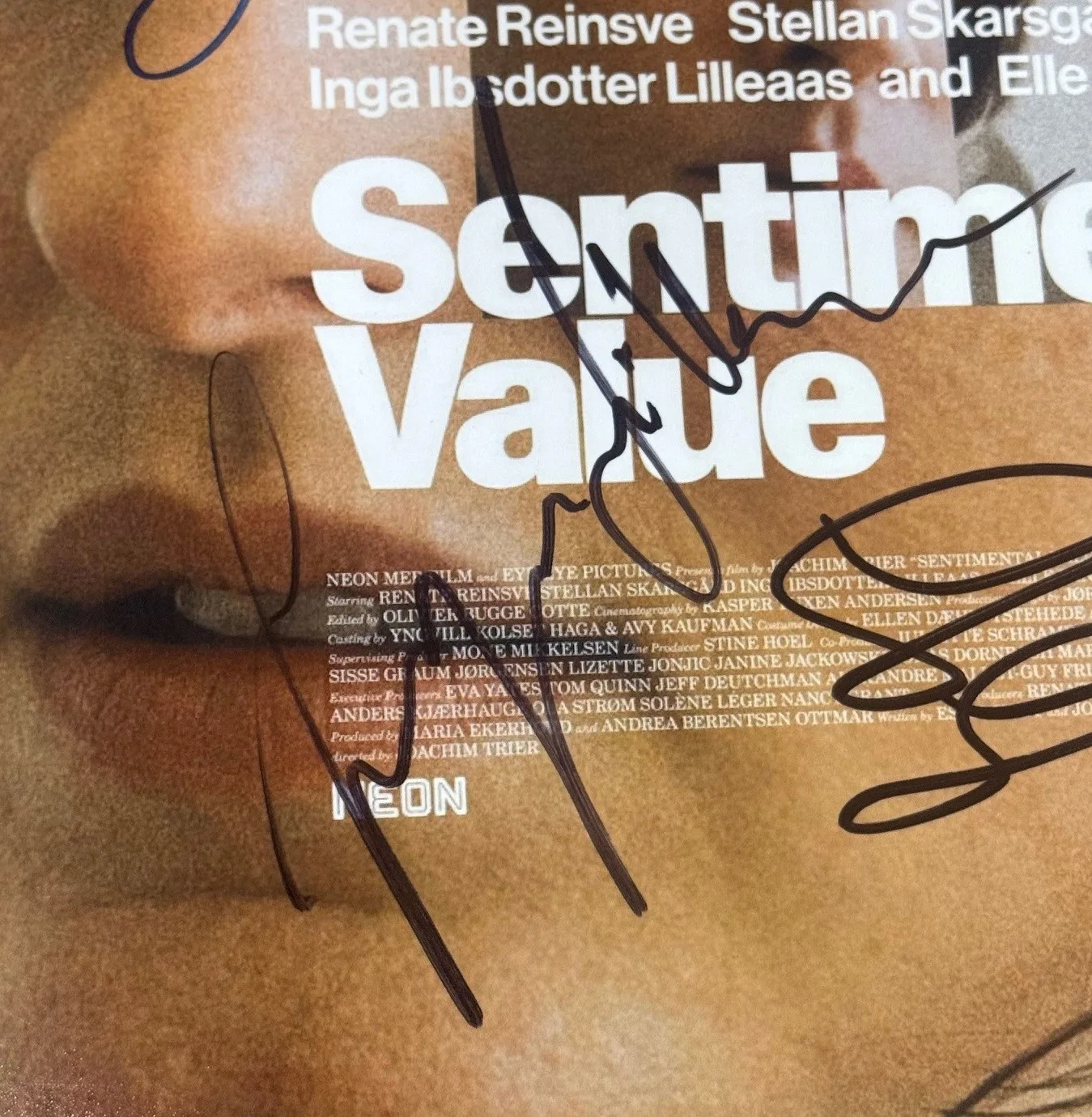 STELLAN SKARSGARD JOACHIM TRIER + 2 Cast Signed 11x17 Photo Sentimental Value, image 3