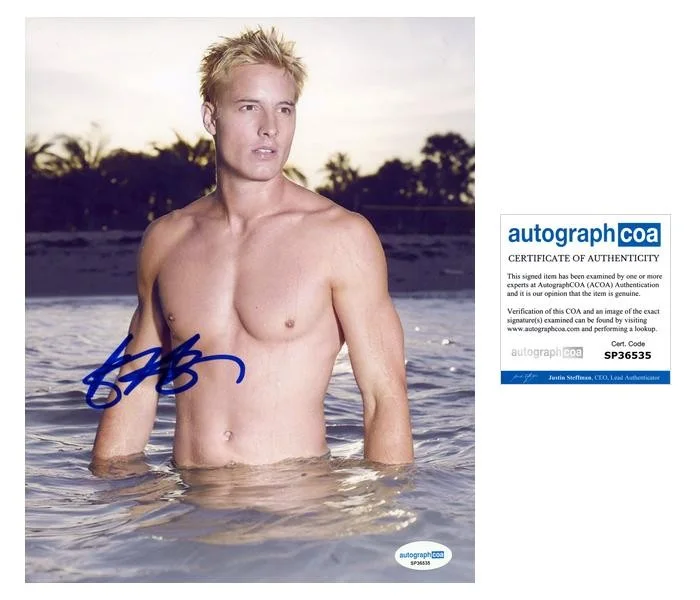 Justin Hartley — Justin Hartley "Aquaman" AUTOGRAPH Signed Shirtless 'Arthur Curry' 8x10 Photo