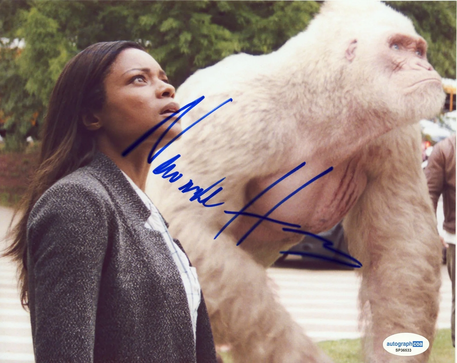 Naomie Harris — Naomie Harris "Rampage" AUTOGRAPH Signed 'Dr. Kate Caldwell' 8x10 Photo ACOA, image 2