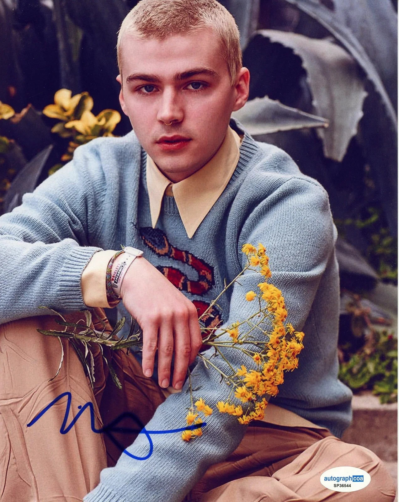 Miles Heizer — Miles Heizer "13 Reasons Why" AUTOGRAPH Signed Autographed 8x10 Photo ACOA, image 2