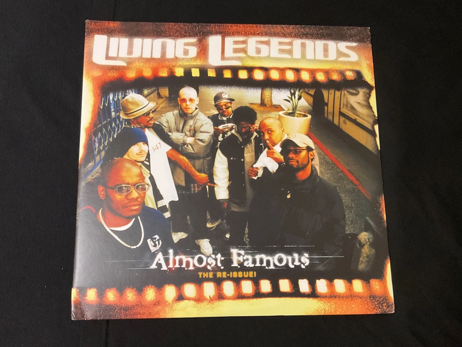 8x SIGNED by The Living Legends GROUCH LUCKYIAM MURS ELIGH AESOP SUNSPOT JONES 1, изображение 2
