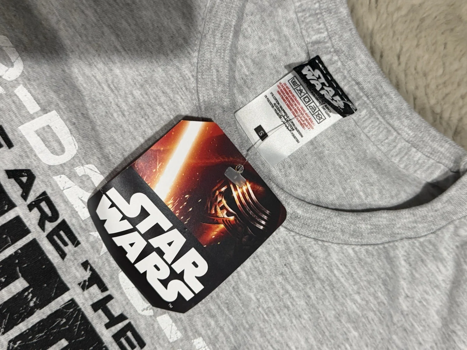 Official Star Wars Disney ‘Droids’ Shirt Size Small New With Tags Greg R2D2 C3PO, изображение 2