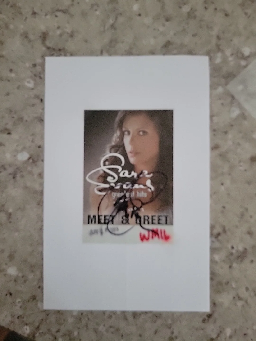 SARA EVANS SIGNED MEET & GREET PASS 2009 NO COA, image 2