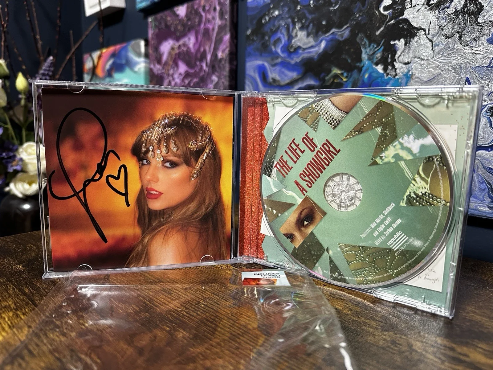 Taylor Swift The Life Of A Showgirl CD With Hand Signed Photo 1 - Detached Heart, изображение 3