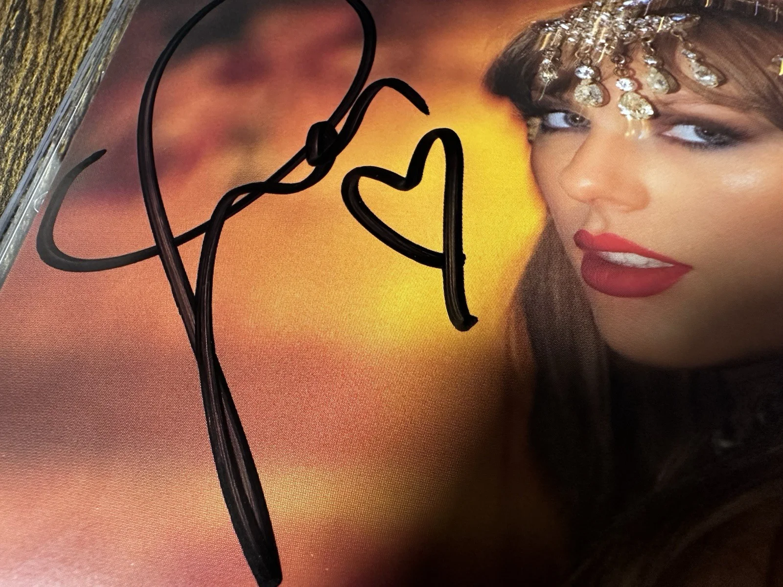 Taylor Swift The Life Of A Showgirl CD With Hand Signed Photo 1 - Detached Heart, изображение 4