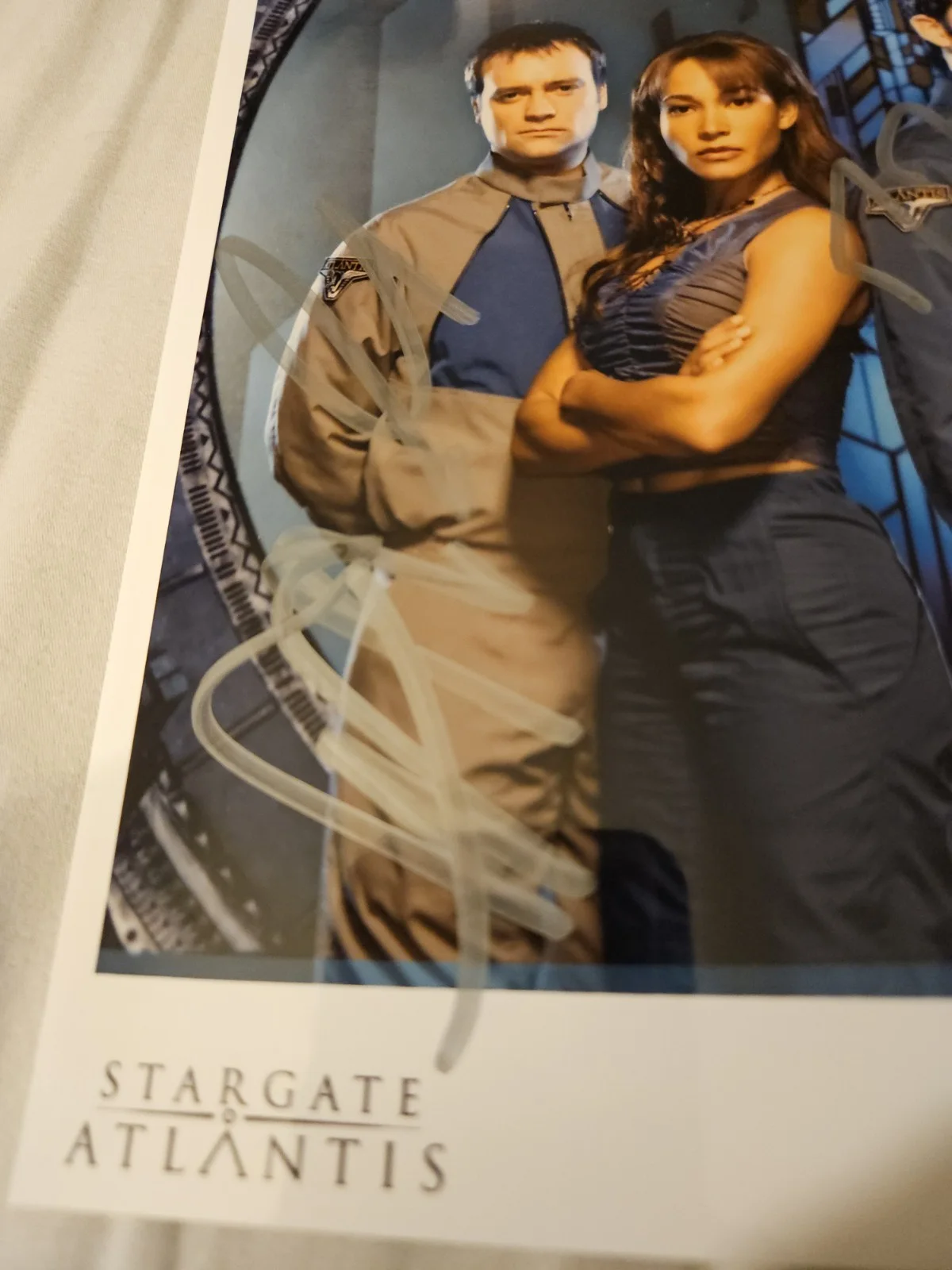 Stargate Atlantis Cast Signed Photo By 4 SDCC Hewlett Sun Francks Higginson, изображение 4