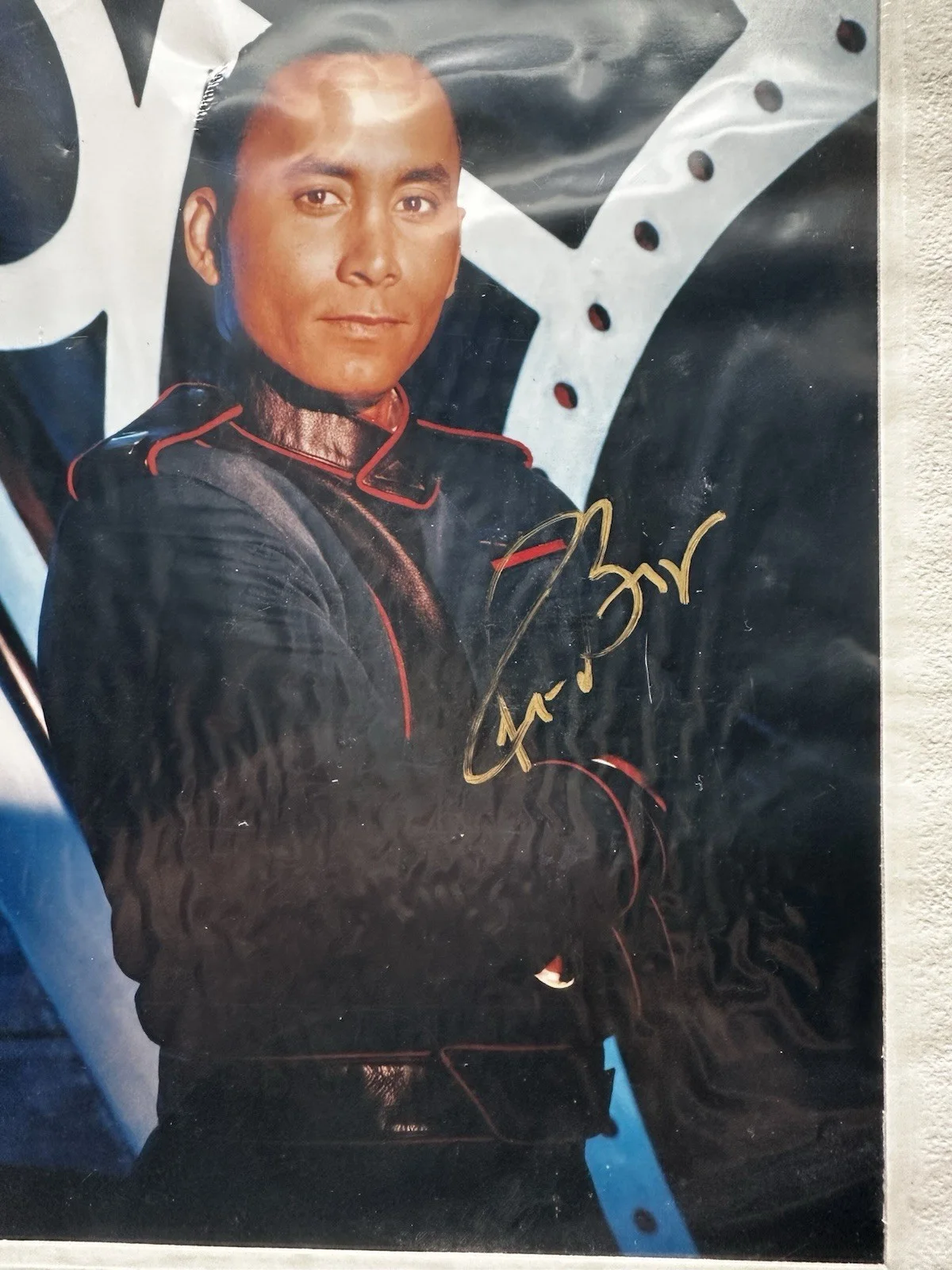 signed 8x10 color photograph of Richard Biggs as Dr. Stephen Franklin- Babylon 5, image 2