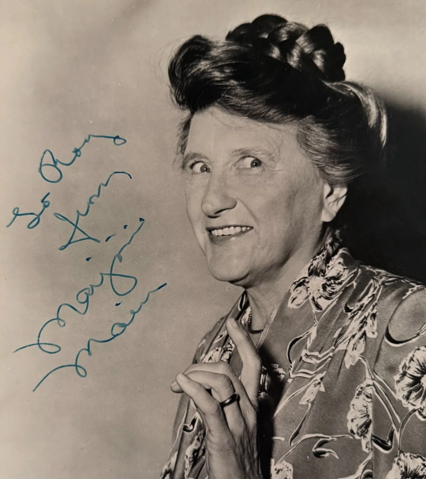 Marjorie Main — MARJORIE MAIN SIGNED Autographed 8" x 10" PHOTO Ma and Pa Kettle JSA CERTIFIED, image 3