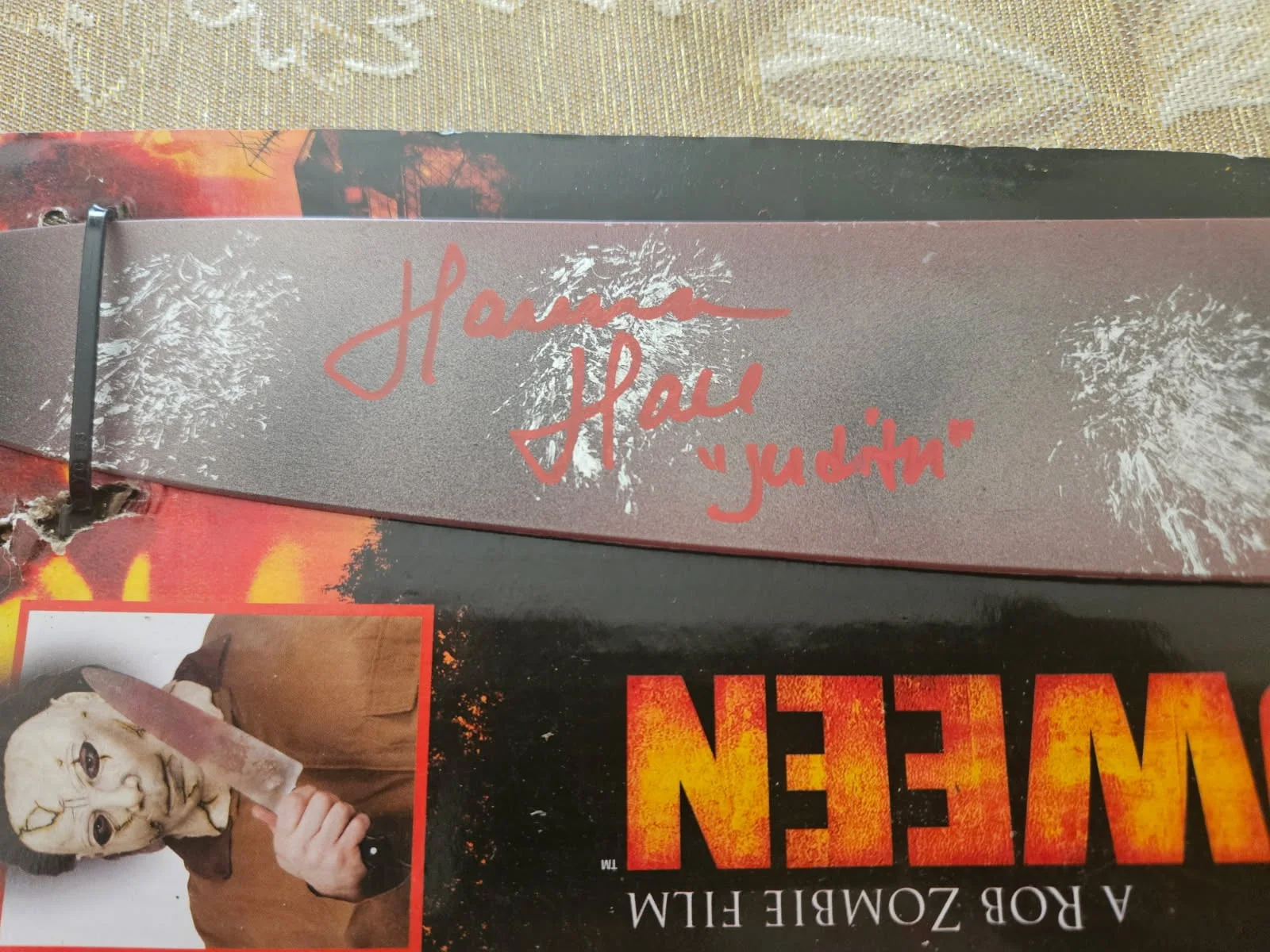 Hanna Hall — MICHAEL MYERS HALLOWEEN Rubber KNIFE autographed by HANNA HALL JSA Certified, image 2