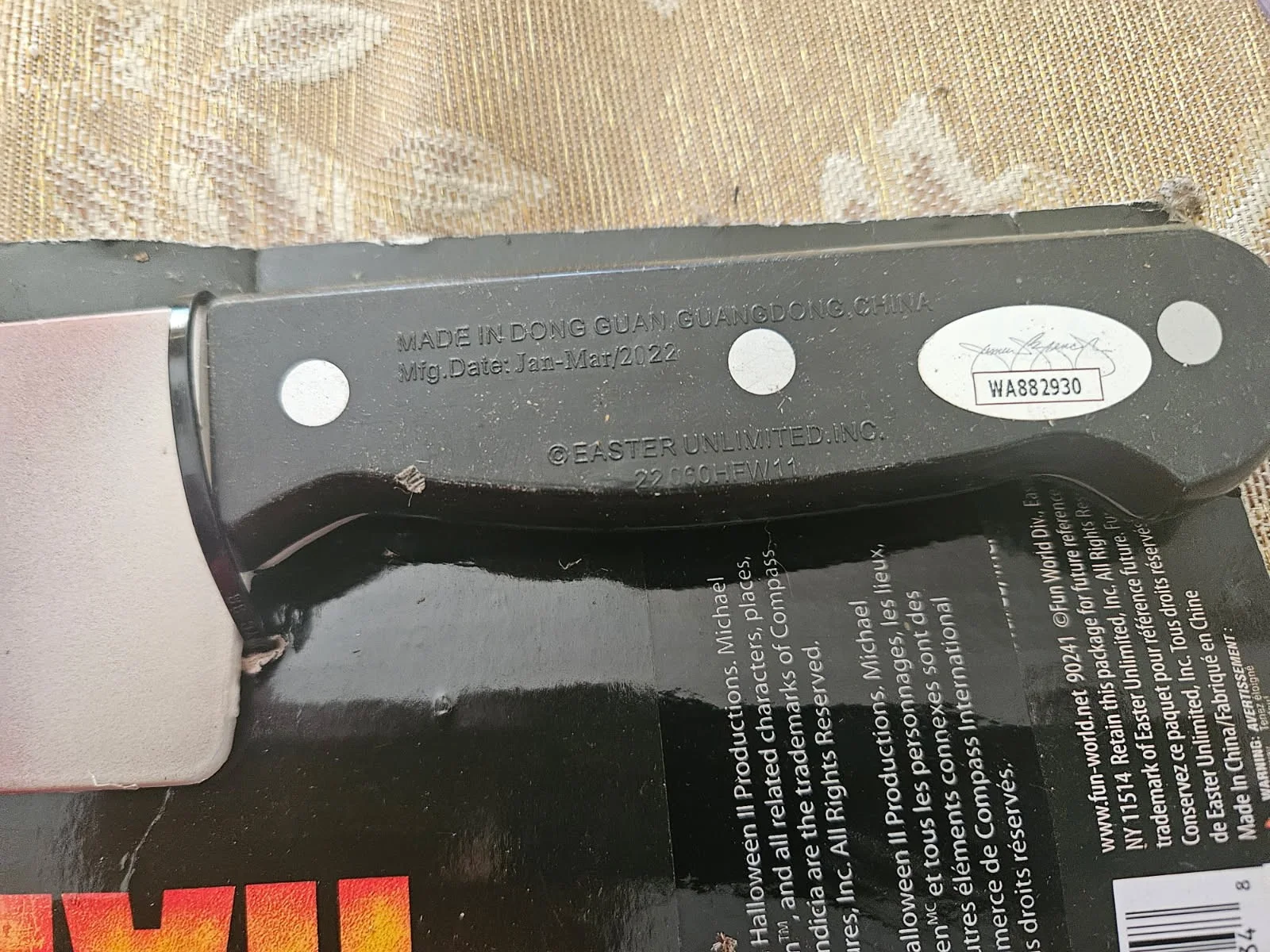 Hanna Hall — MICHAEL MYERS HALLOWEEN Rubber KNIFE autographed by HANNA HALL JSA Certified, image 3