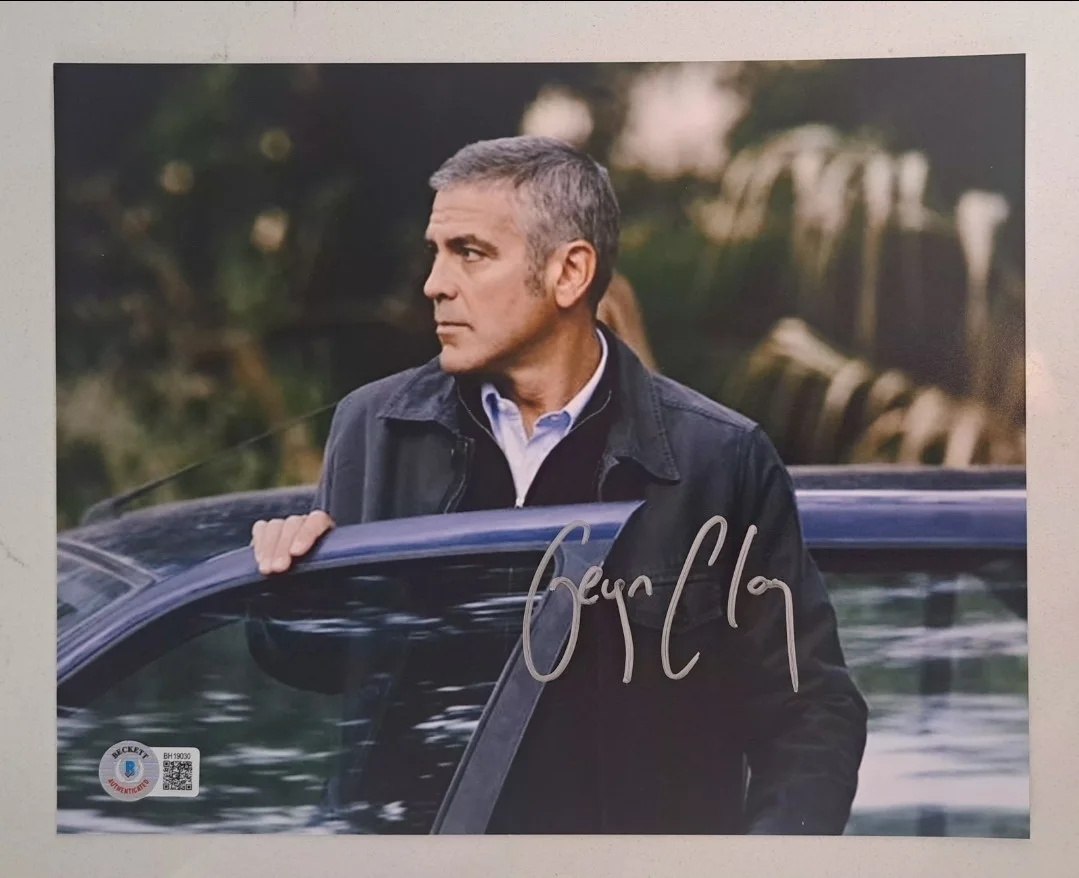 GEORGE CLOONEY Signed/Autographed "The American" 8x10 Premium Photo Beckett COA, изображение 4