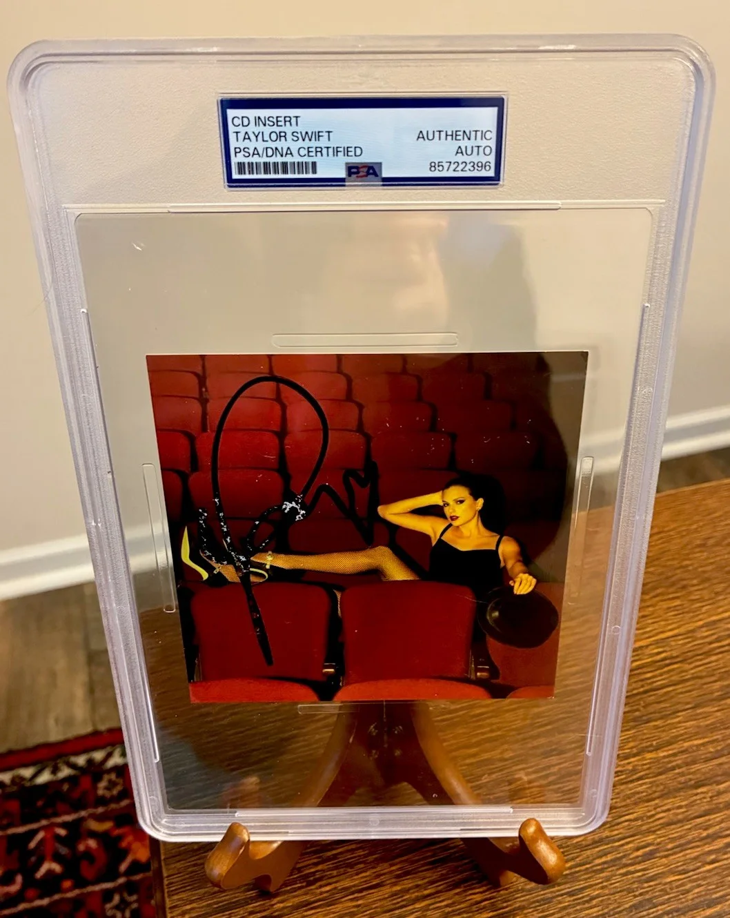Taylor Swift — Taylor Swift Signed Heart Life of a Showgirl PSA AUTH AUTO RARE INK Bleed Insert