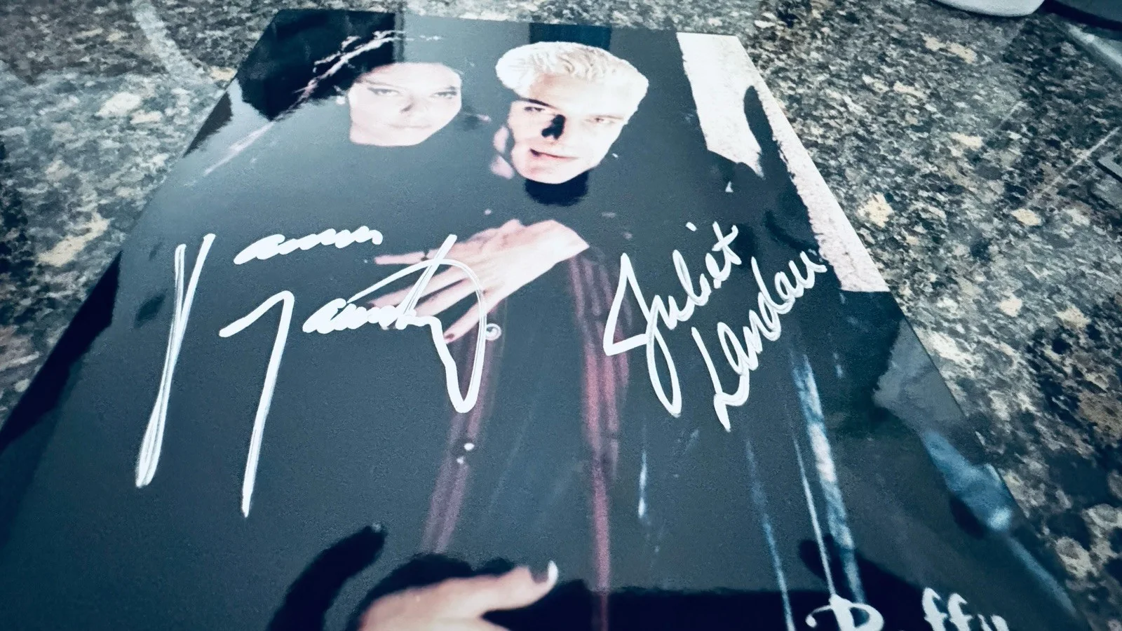 James Marsters, Juliet Landau — JAMES MARSTERS & JULIET LANDAU signed 8x10 BUFFY THE VAMPIRE SLAYER photo, изображение 3
