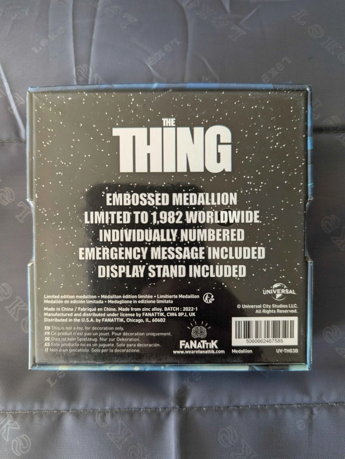 The Thing Limited Edition Embossed Medallion John Carpenter, image 3