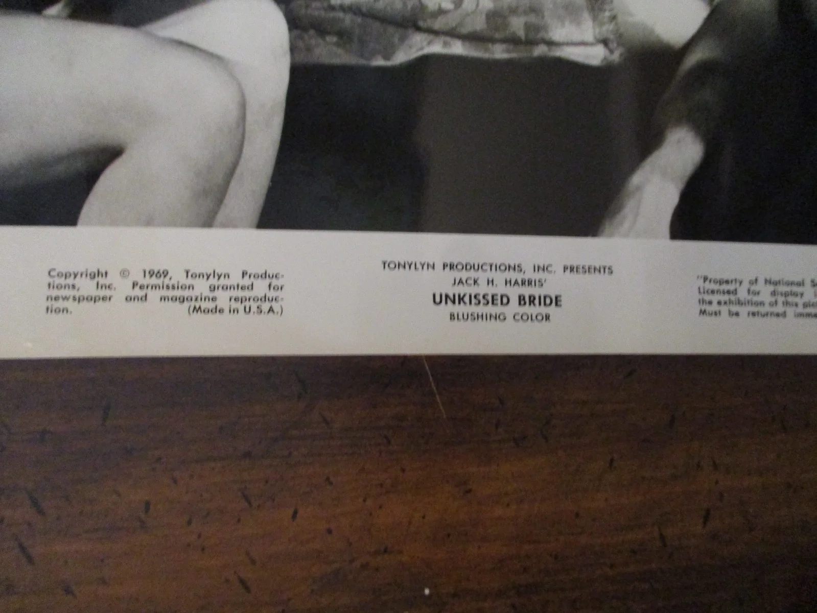 Danica d'Hondt/Anne Helm/Tommy Kirk(UNKISSED BRIDE)1969 10 x 8 B & W Press Photo, изображение 2