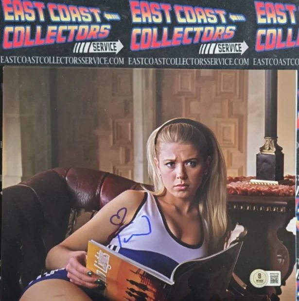 Tara Reid — TARA REID AUTOGRAPHED PHOTO BIG LEBOWSKI BECKETT COA HOLOGRAM SEXY MODEL