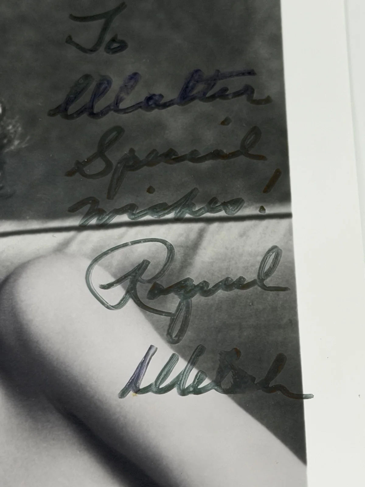 Raquel Welch Signed Photo Autograph Andre Weinfeld Vintage Hollywood Glamour, изображение 3