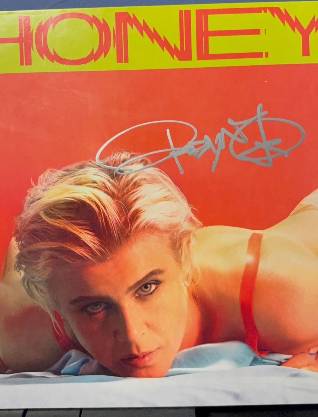 Robyn signed Honey 12" lp album, image 2