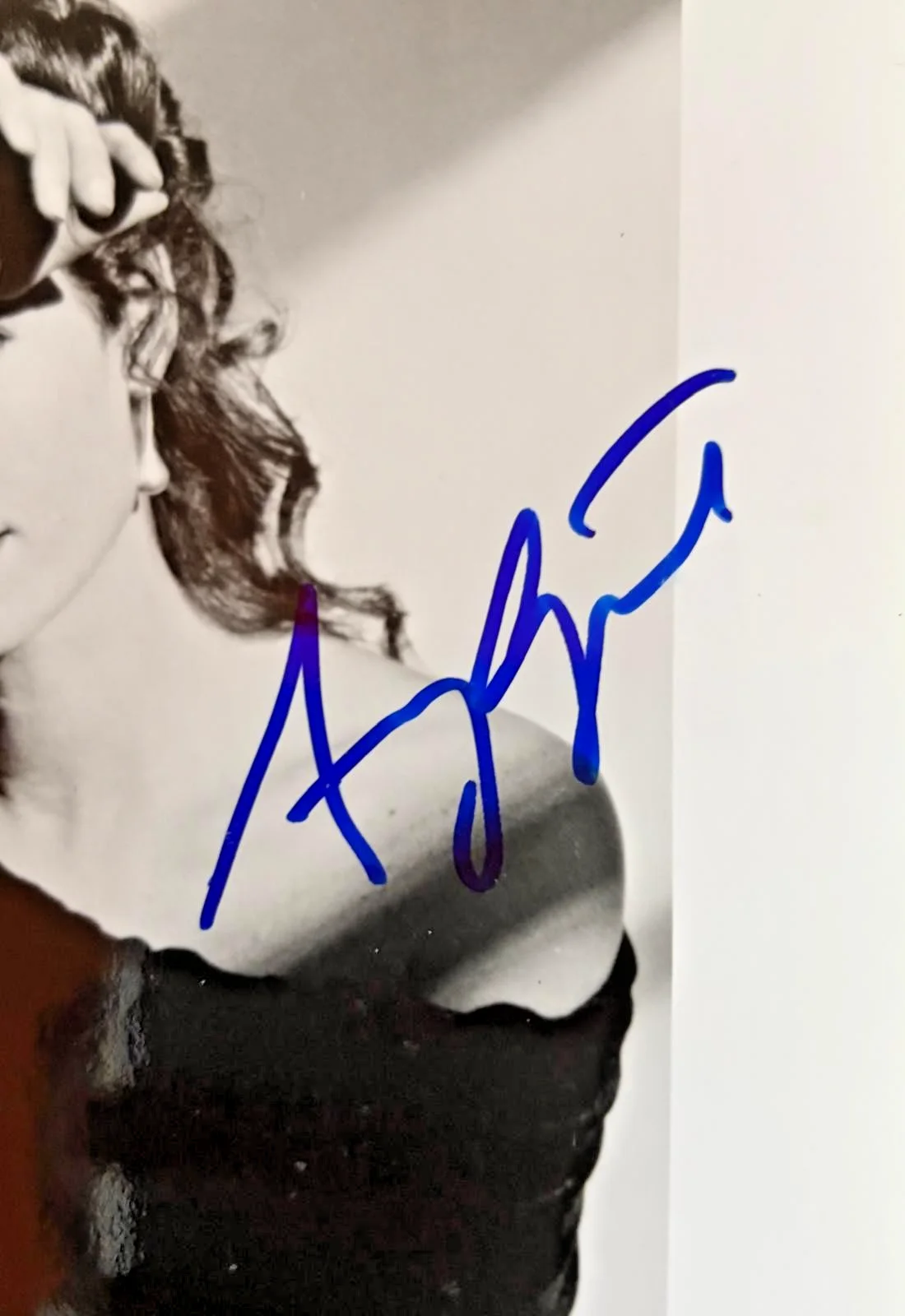 Amy Grant — AMY GRANT SIGNED AUTOGRAPHED 8X10 PHOTO BABY BABY HEART IN MOTION RARE PSA COA B, изображение 2