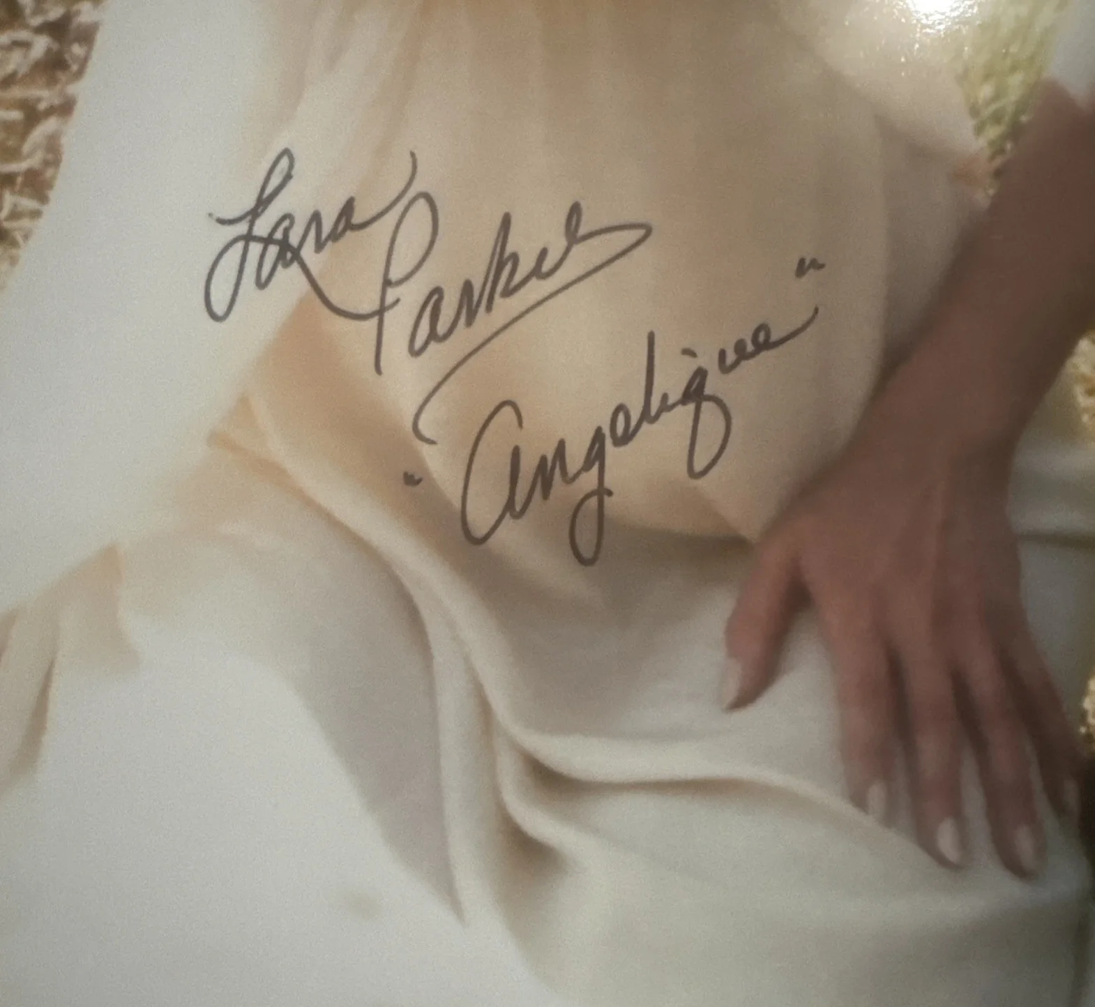 8 by 10 Signed Original Photo Of The Great Actress Lara Parker with COA., изображение 2