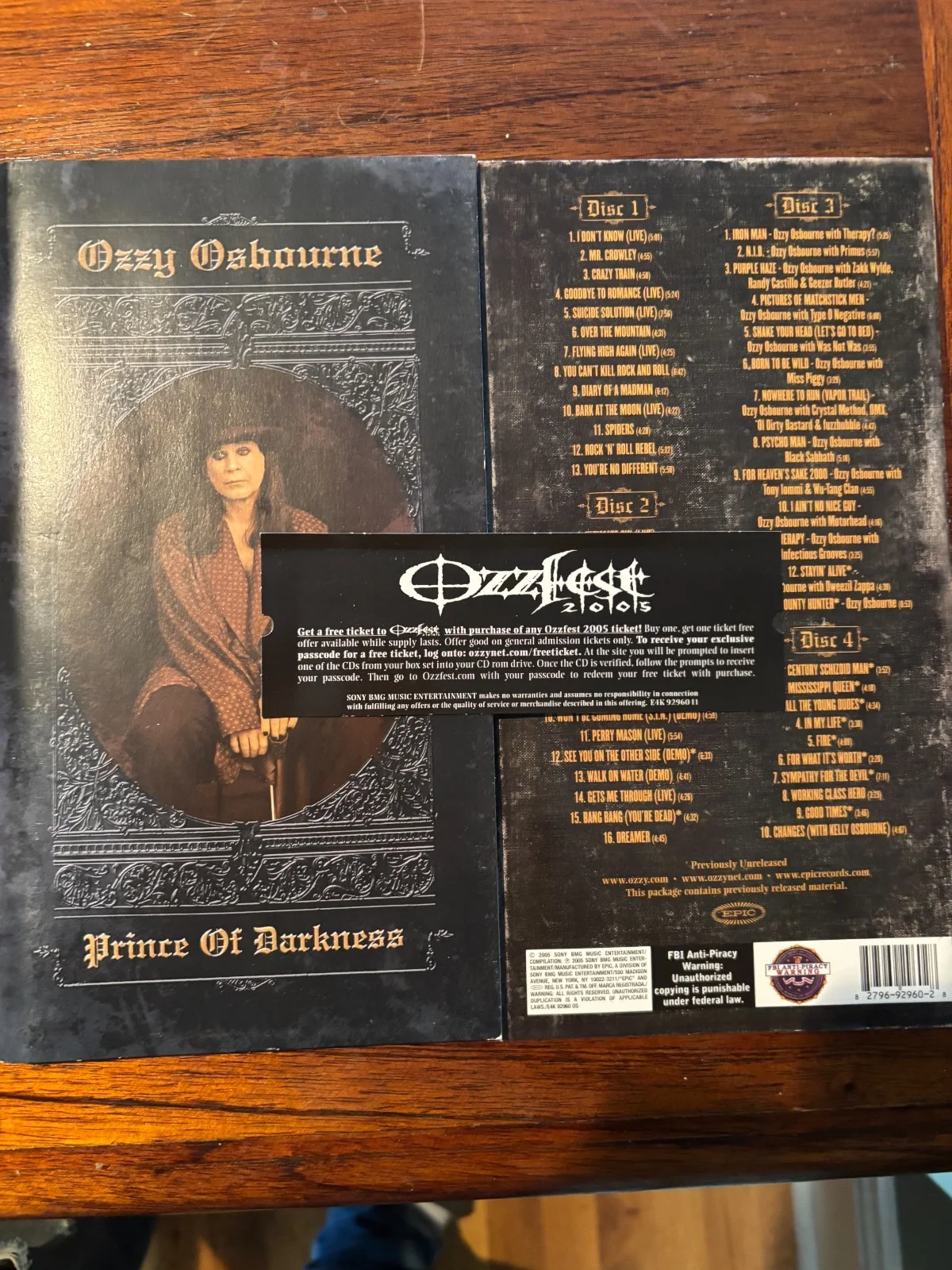 Ozzy Osbourne signed "Prince of Darkness" Complete Box Set OzzFest 2005, изображение 3