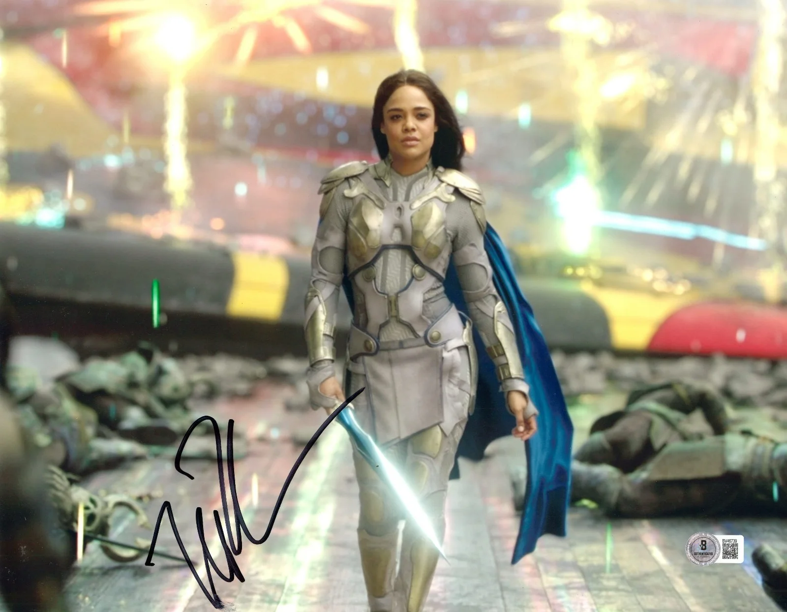 TESSA THOMPSON — TESSA THOMPSON SIGNED AUTOGRAPH THOR RAGNAROK 11X14 PHOTO BECKETT BAS MARVEL