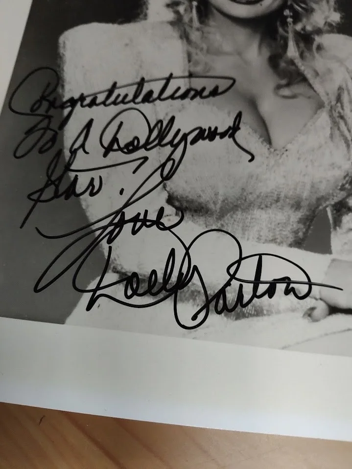 Dolly Parton Autograph 8.5 x 11 inch Black and White Photo To A Dollywood Star, изображение 3
