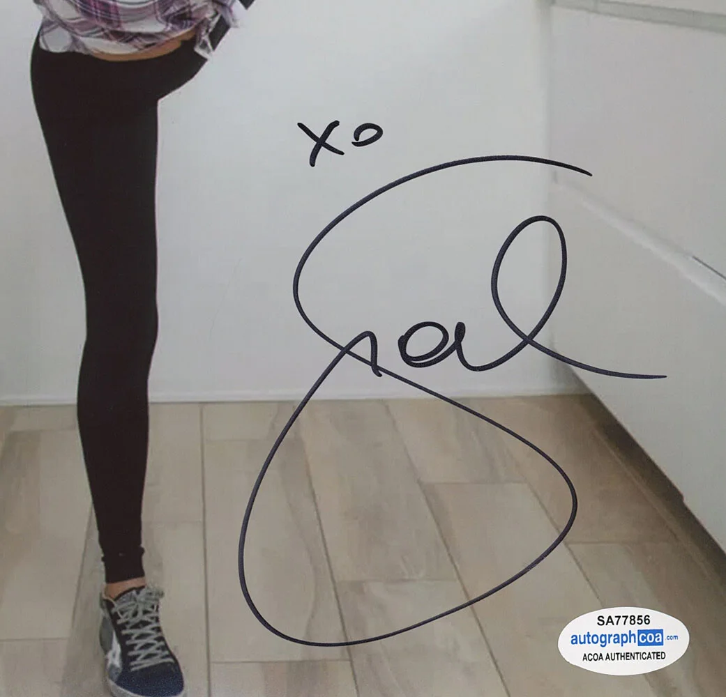 GIADA DE LAURENTIIS — Giada De Laurentiis signed Autograph 8x10 Photo CHEF a Hot SEXY MrBeast ACOA COA, image 4