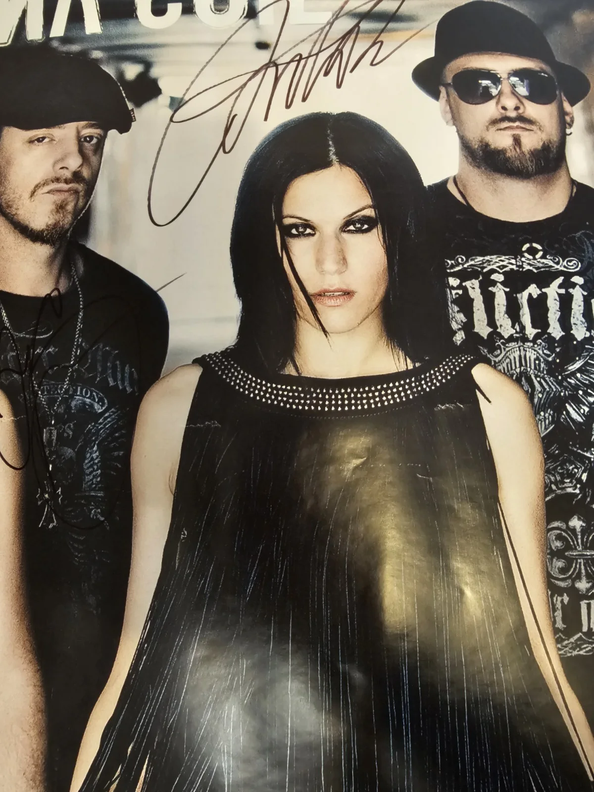 Lacuna Coil Poster Autographed By The Whole Band, 28" × 22", изображение 3
