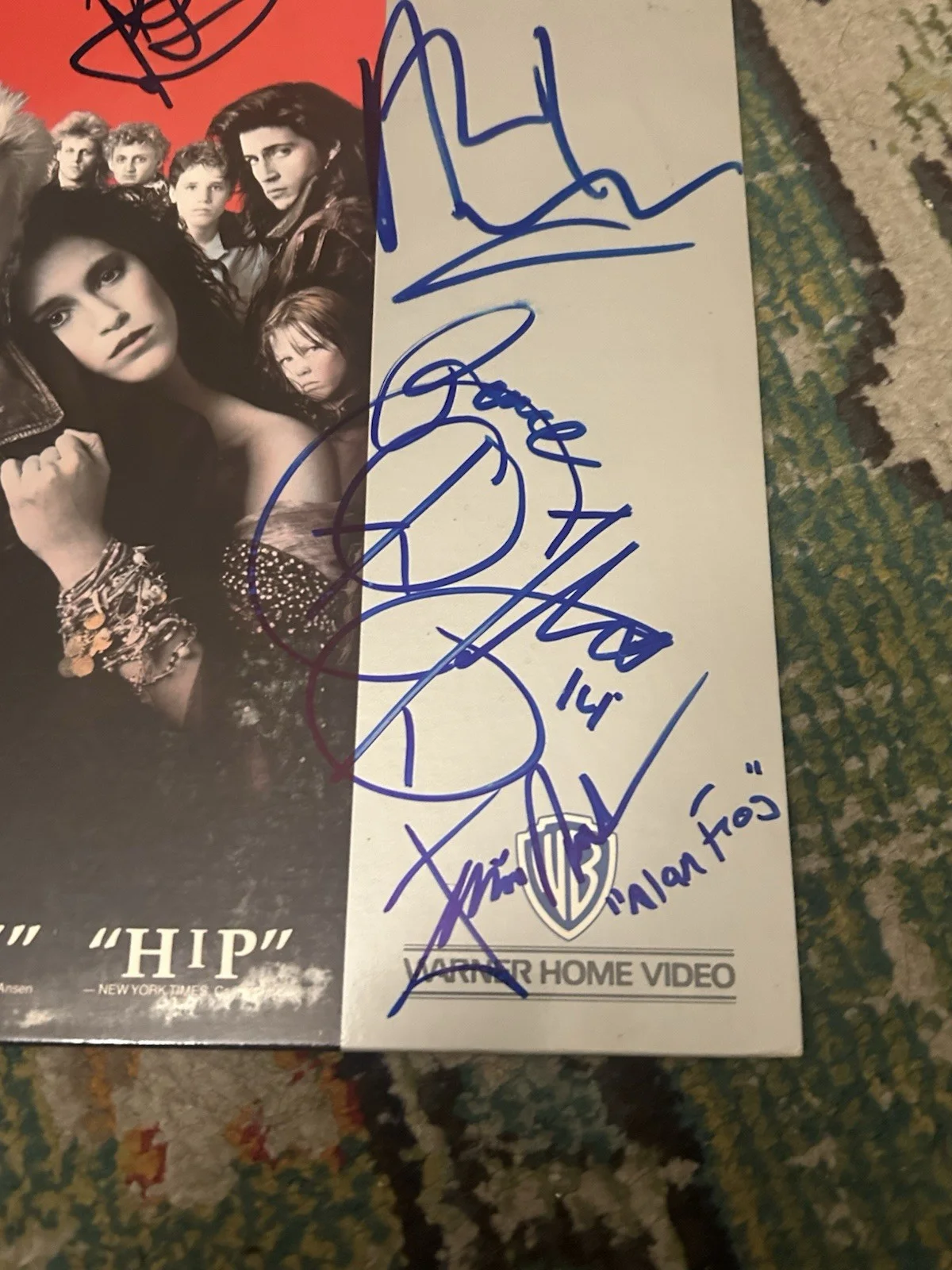 Jason Patric, Kiefer Sutherland — Kiefer Sutherland Jason Patric SIGNED The Lost Boys Laserdisc photo Beckett COA, изображение 2