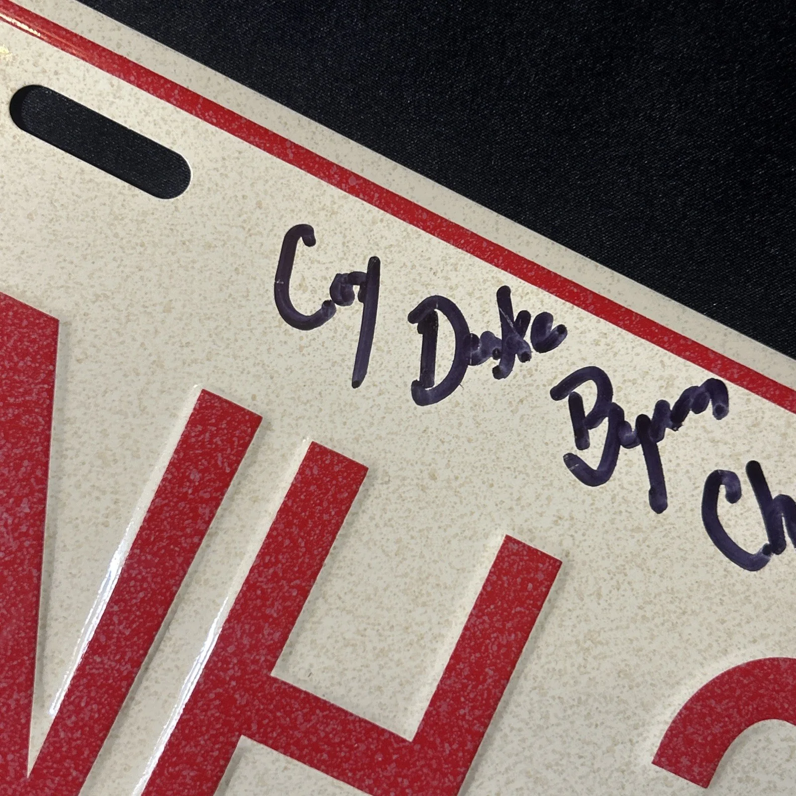 Dukes Of Hazzard Signed Autograph License Plate Byron Cherry Coy Duke CNH320, изображение 5