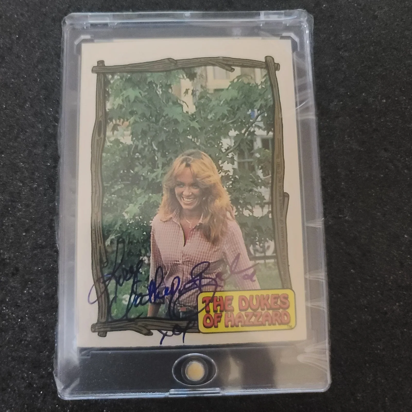 Catherine Bach The Dukes Of Harzadd Signed Card & Golden Age 2014 Panini, изображение 2