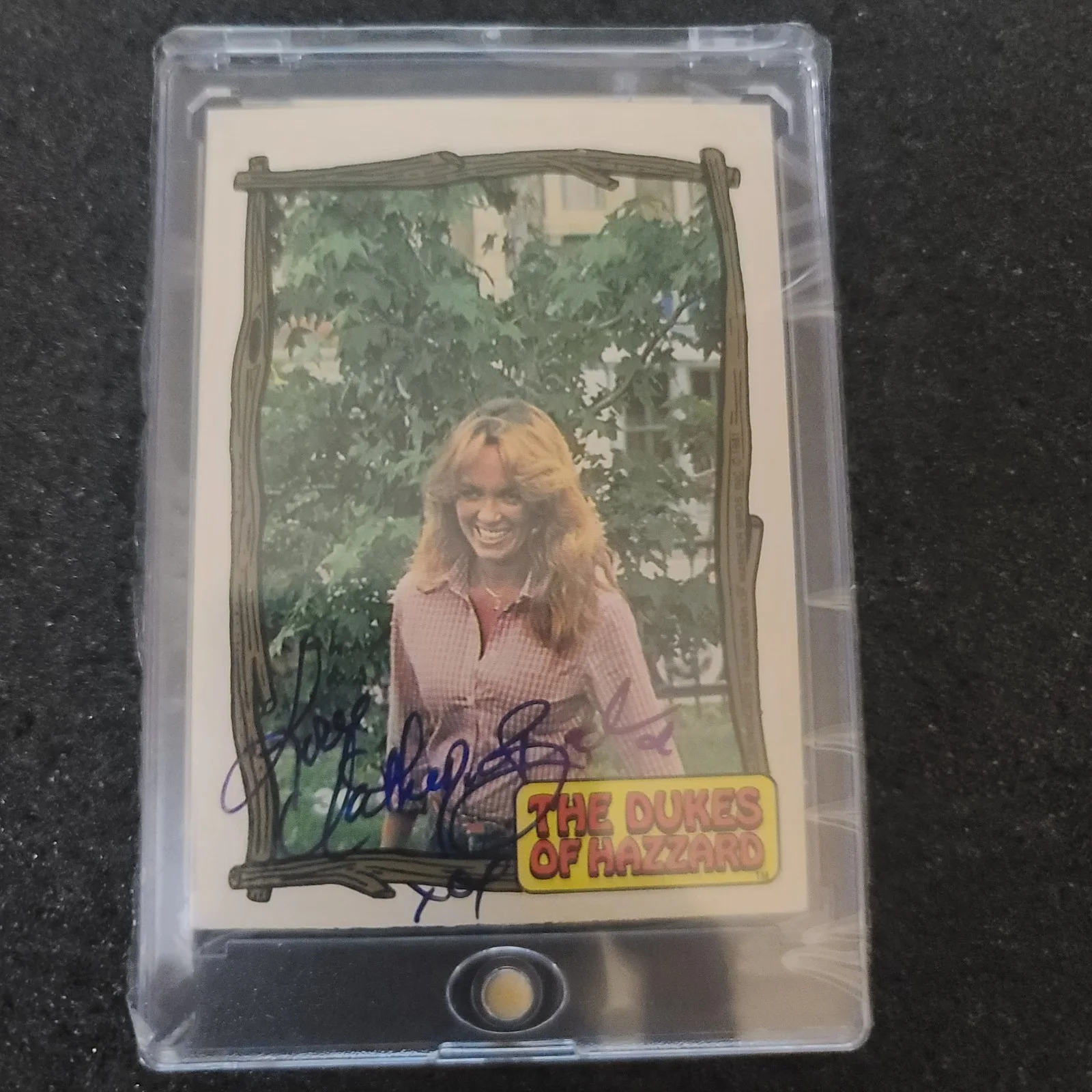 Catherine Bach The Dukes Of Harzadd Signed Card & Golden Age 2014 Panini, изображение 3