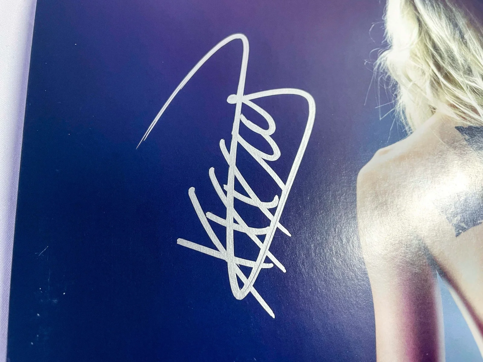 Taylor Momsen Signed PRETTY RECKLESS GOING TO HELL Vinyl Album PROOF JSA, image 2