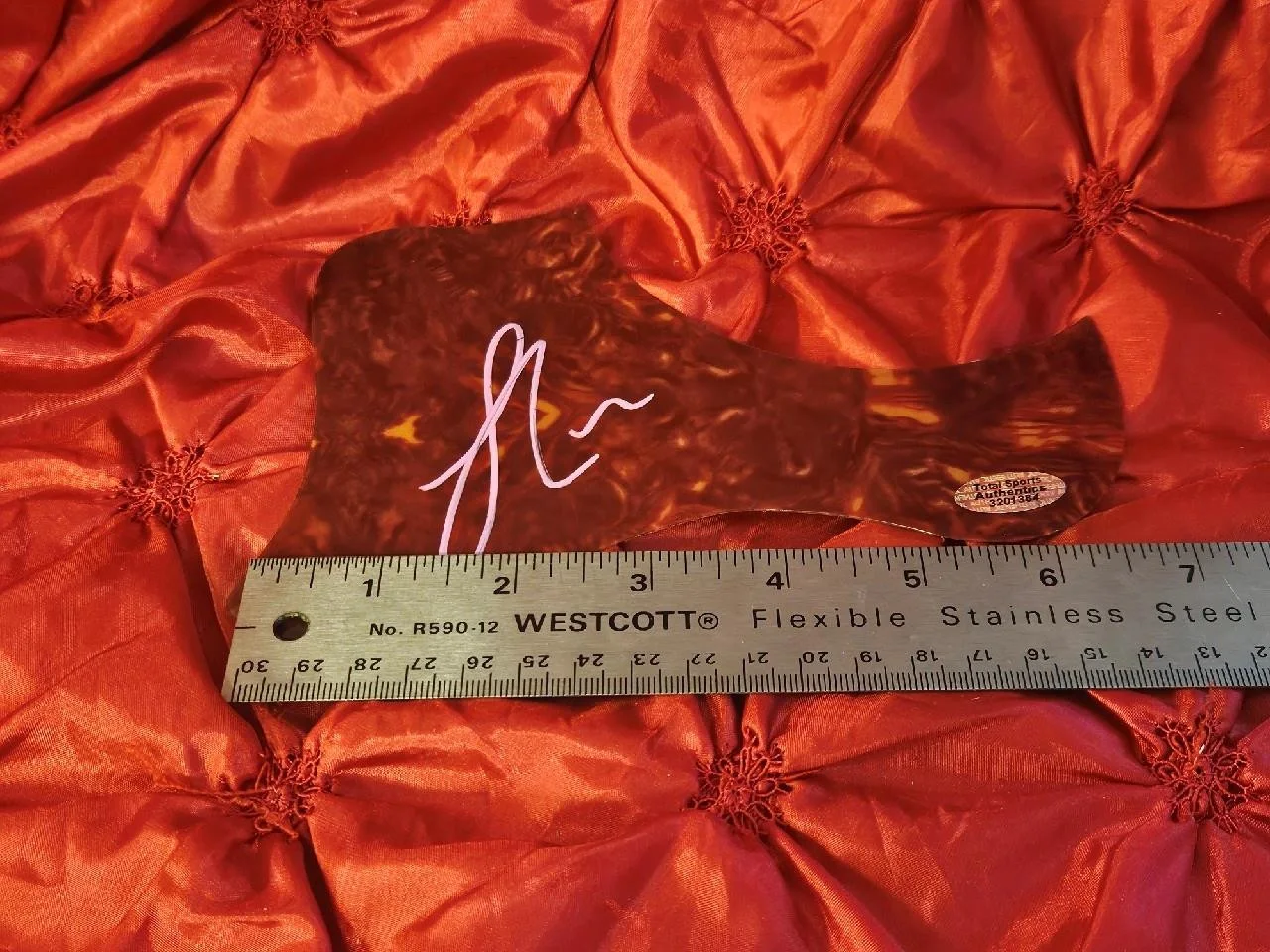 SABRINA CARPENTER HAND SIGNED AUTOGRAPHED GUITAR PICKGUARD SINGER STAR W/ COA, image 4