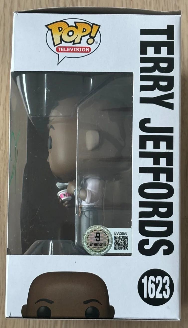 TERRY CREWS — TERRY CREWS SIGNED AUTOGRAPH BROOKLYN NINE NINE TERRY JEFFORDS FUNKO POP BAS COA, изображение 3