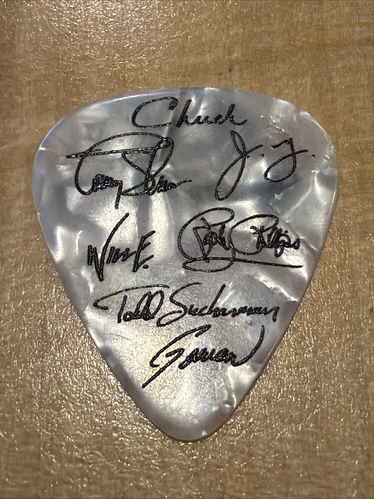Styx - Rock To The Rescue Tour Guitar Pick - Entire Band's Signatures, изображение 2