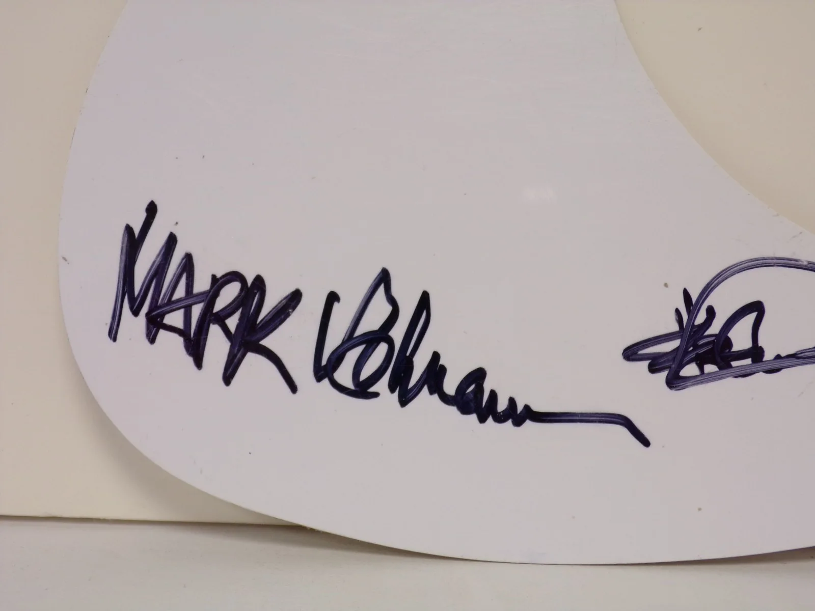 Howard Kaylan & Mark Volman "Flo & Eddie" SIGNED Pickguard PSA COA 010626WT2-A34, изображение 2