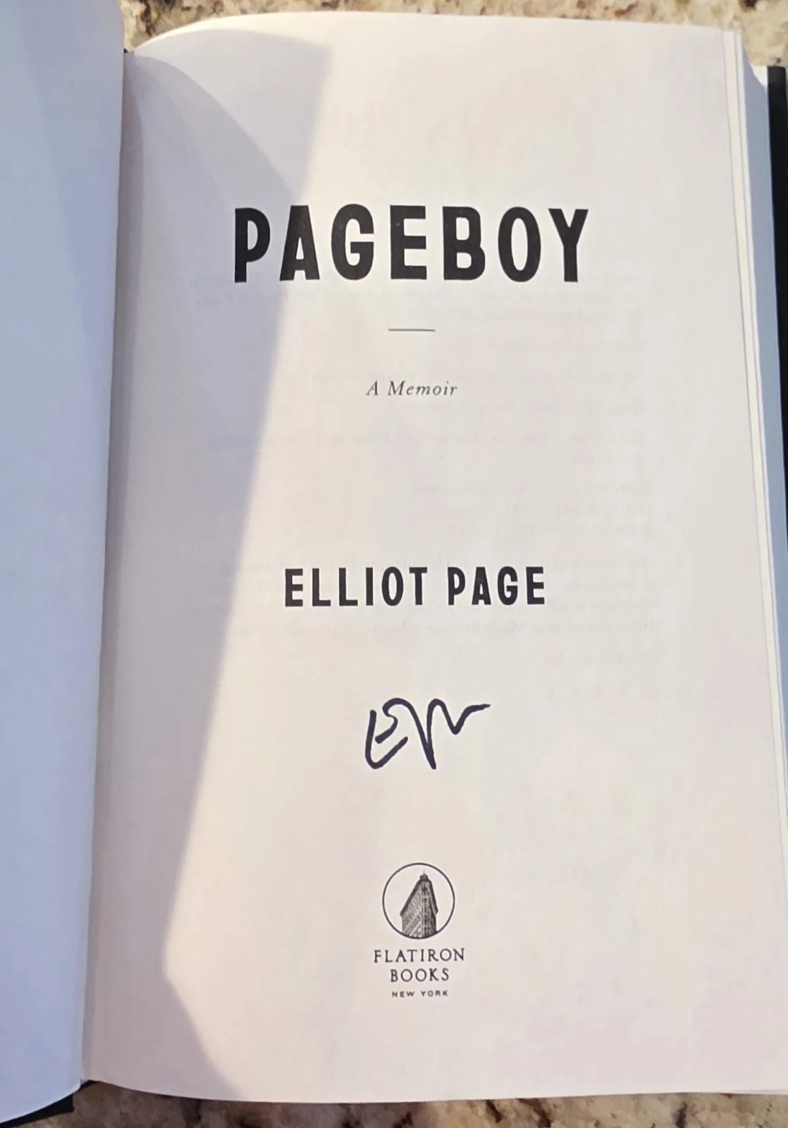 Elliot Page — Signed Pageboy Autographed Signed Auto Elliot Page Hardcover Memoir Book, изображение 2