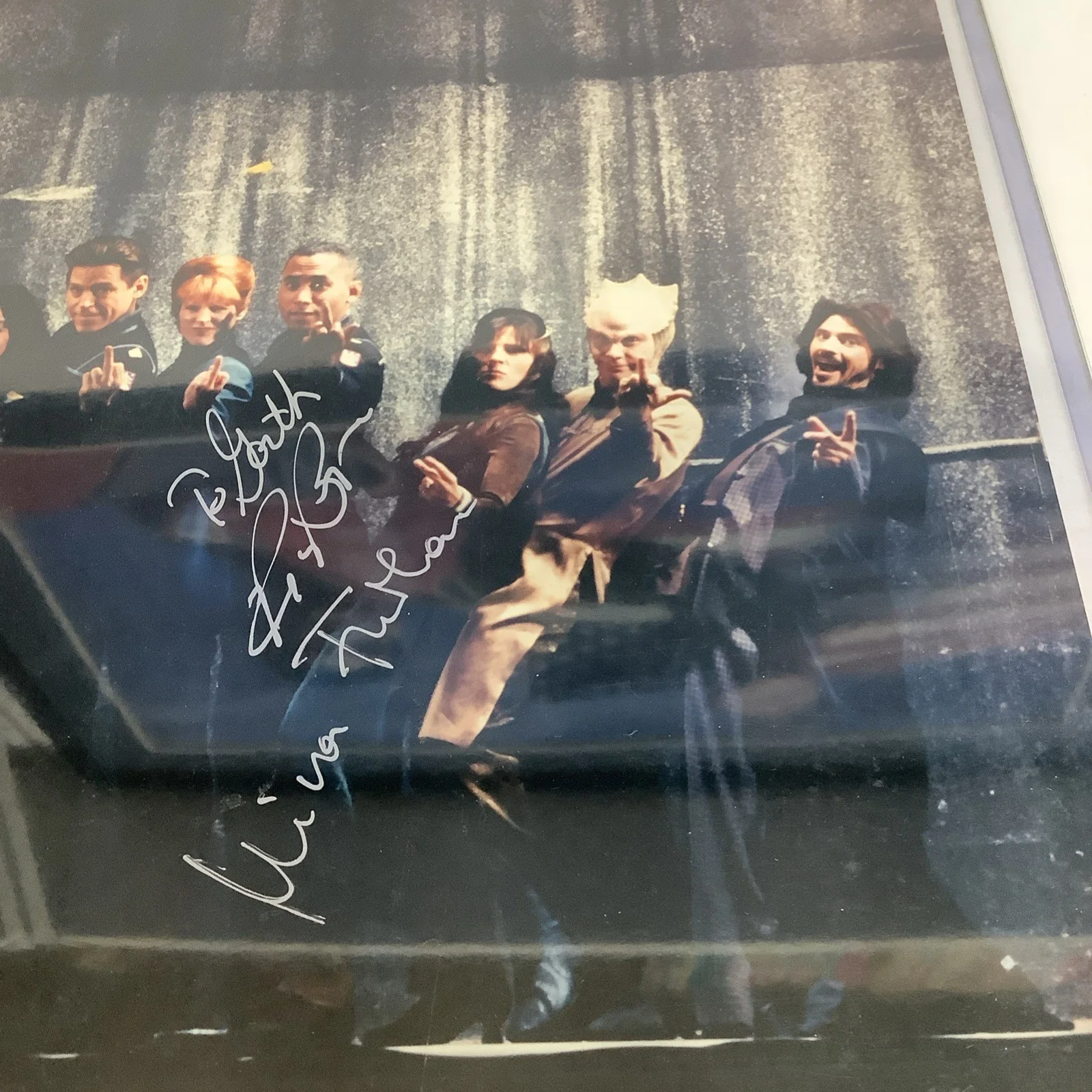 Babylon 5 Cast Fling A Bird Autographed By One Member 14x12” Photo, image 2