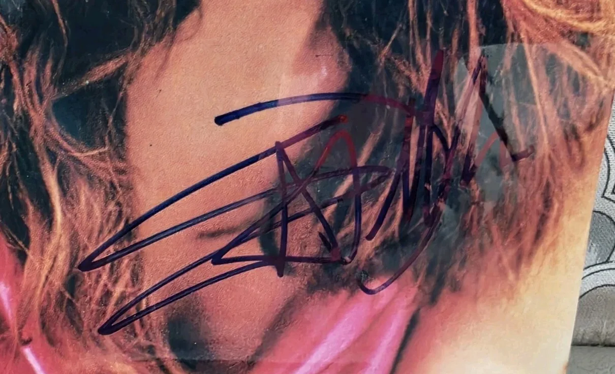 Eliza Dushku — Autographed Eliza Dushku Authentic Signed 8 x 10 Photo w/ COA, image 2