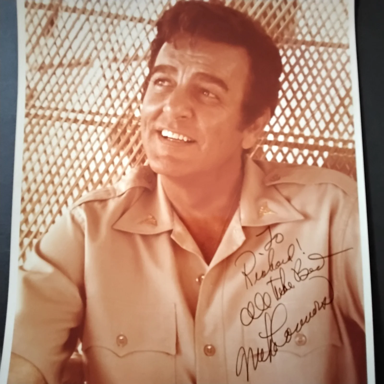 Mike Connors SIGNED Photo 50s Movie TV Actor Mannix Sudden Fear Swamp Women, изображение 4