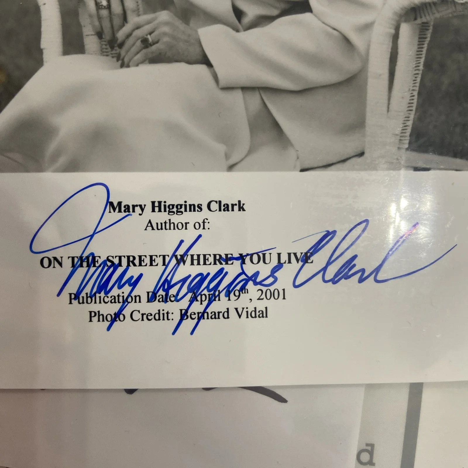 Mary Higgins Clark Signed 5x7 Photo Author Autograph - blue ink, image 2