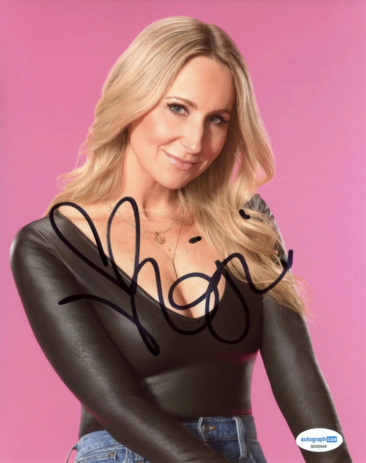 Nikki Glaser — Nikki Glaser signed Autographed 8x10 Photo EXACT PROOF f SEXY Comedian ACOA COA, изображение 4