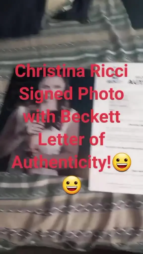 Christina Ricci Signed 8x10 Photo BAS #AC22879 Beckett COA, image 2