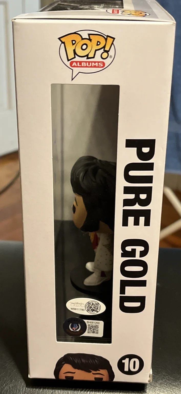 Austin Butler, Priscilla Presley — Austin Butler & Priscilla Presley signed, JSA Funko Pop Elvis Presley Pure Gold, изображение 2