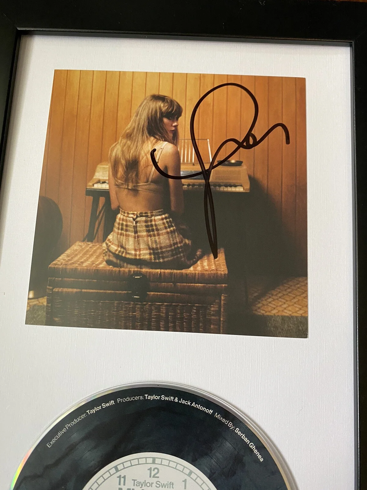 TAYLOR SWIFT SIGNED FRAMED MIDNIGHTS JADE GREEN EDITION CD ALBUM INSERT RED 1989, изображение 4
