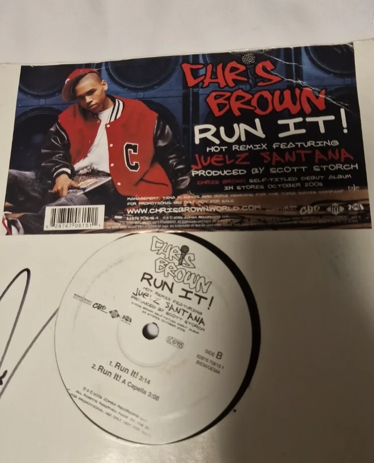 Chrris brown signed vinyl 2005 run it, one of a kind., изображение 2