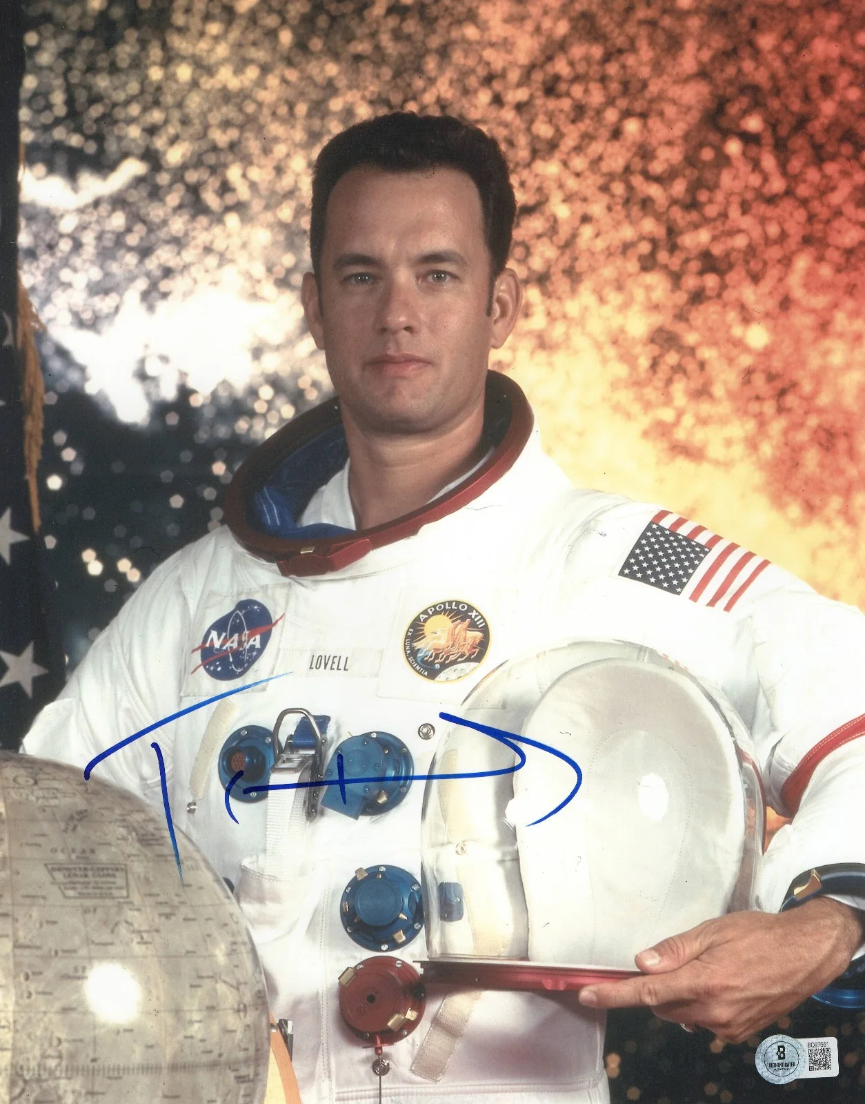Tom Hanks — TOM HANKS SIGNED AUTOGRAPH APOLLO 13 11X14 PHOTO BAS BECKETT COA